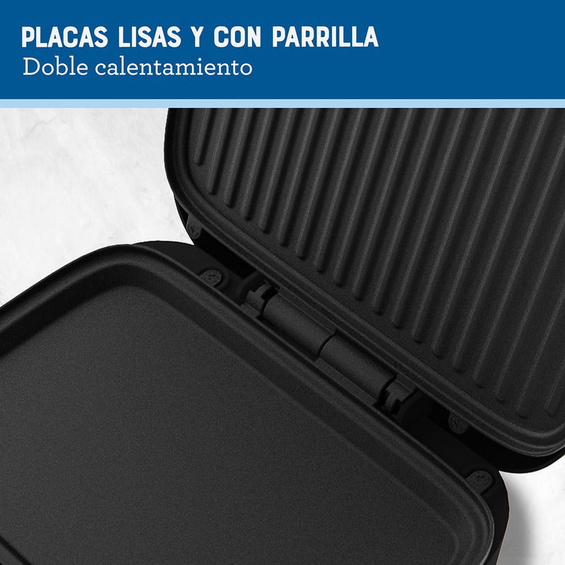 Sandwichera Oster® Compacta Ckstsm400 Color Negro CKSTSM400-052