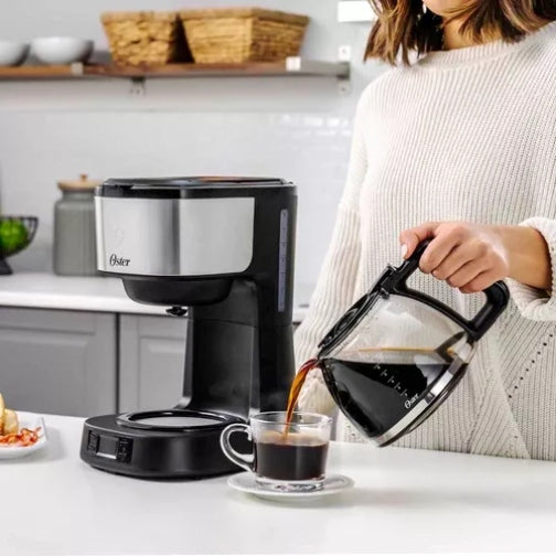 Cafetera Oster 8 Tazas Bvstdc10ss Automática Plateada De Filtro 220v